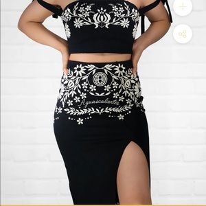 Two piece set does not have a state name on front